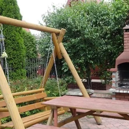 In Mit Garten Und Grill